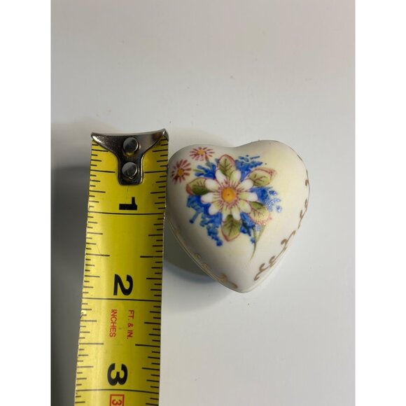 VTG Japan Heart Ceramic Jewelry Box Floral Hand Painted Gold Trim 2" - Picture 5 of 6